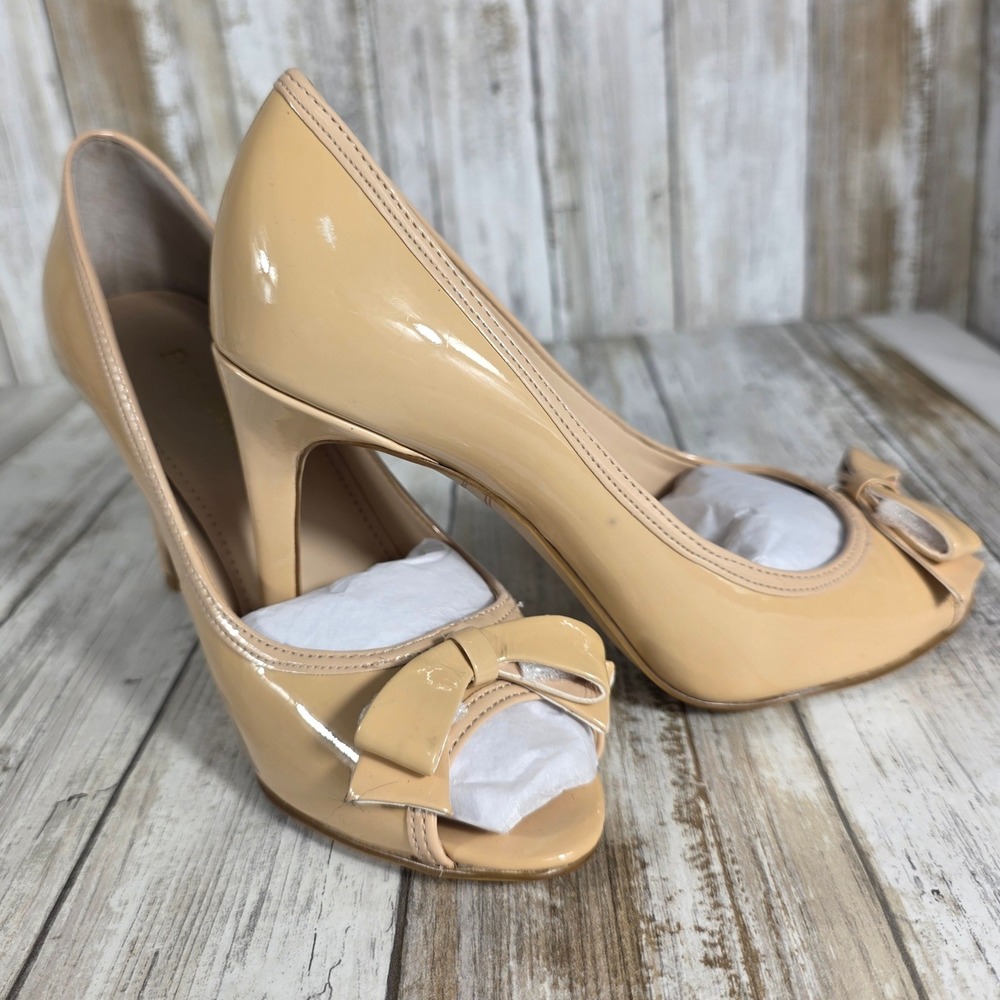 Enzo Angiolini Nude Patent Leather Peep Toe Bow Pumps Heels Size 4.5M